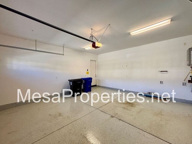 Building Photo - 10045 Goldenrod Ct