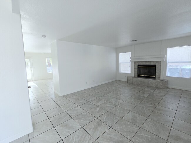 Building Photo - 9433 Valencia Canyon Dr