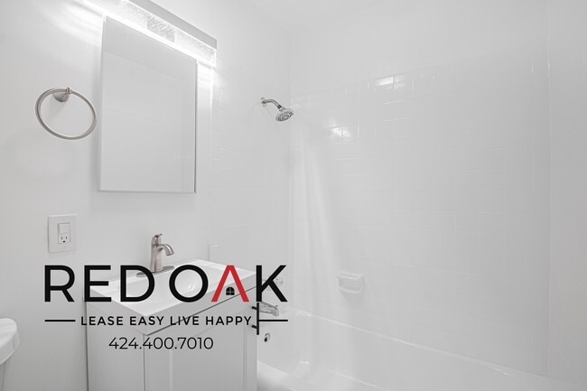 Building Photo - 12007 Sycamore St