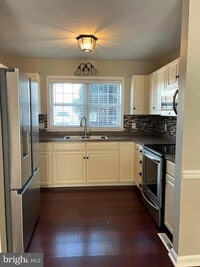 Building Photo - 4195 Nantucket Dr