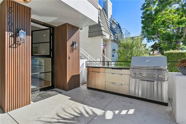 Building Photo - 520 Iris Ave