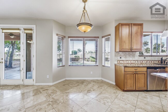 Building Photo - 5Bed/3Bath House at 67th Ave/Deer Valley Rd! Ready for Immediate Move-In! -- GOLF COURSE VIEWS! R...