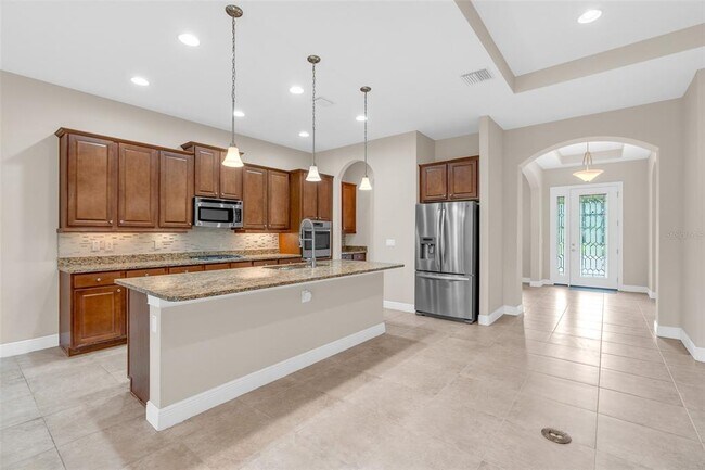 Building Photo - 903 Victoria Hills Dr S