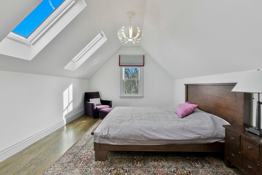 Building Photo - 13 Greenough Ave