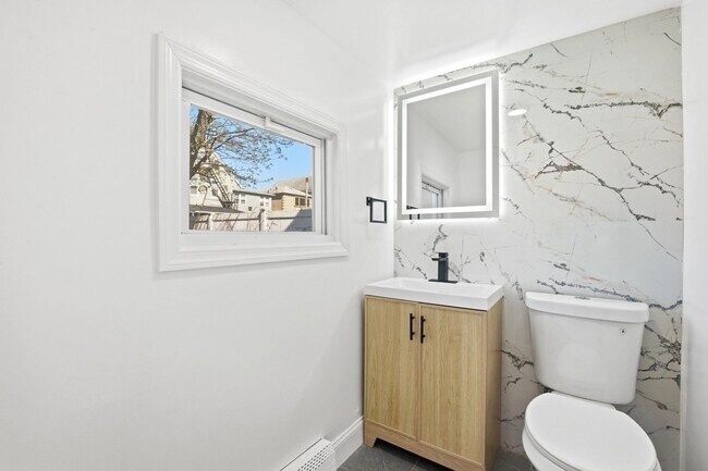 Building Photo - 139 W 51st St