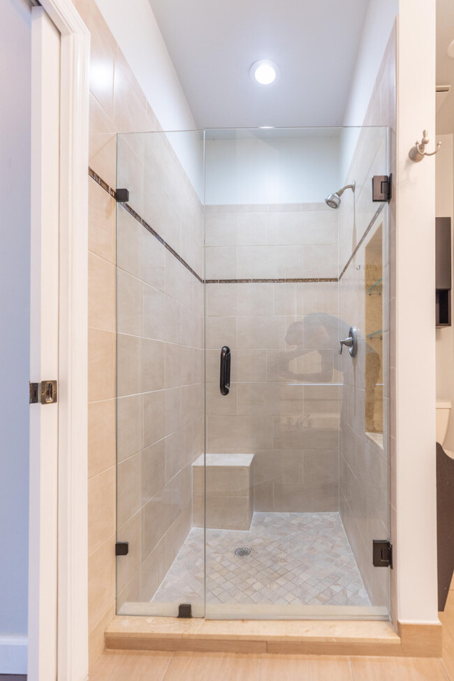 Building Photo - 7722 Brunson Cir
