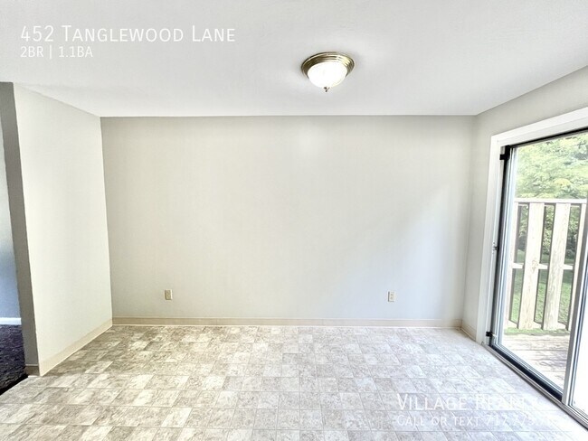 Building Photo - 452 Tanglewood Ln