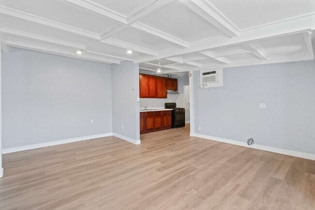 Building Photo - "Charming 1-Bedroom Retreat at 1516B McAllister Avenue, Sacramento – Cozy 760 sq ft with In Unit ...