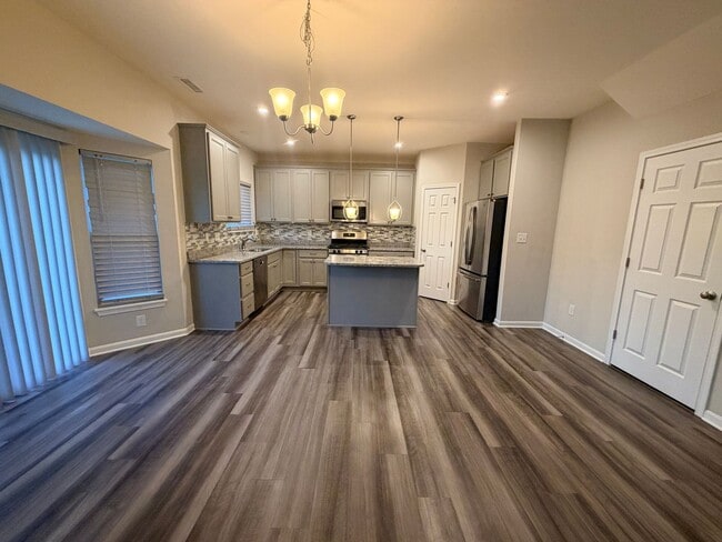 Building Photo - 1325 Horse Shoe Bnd