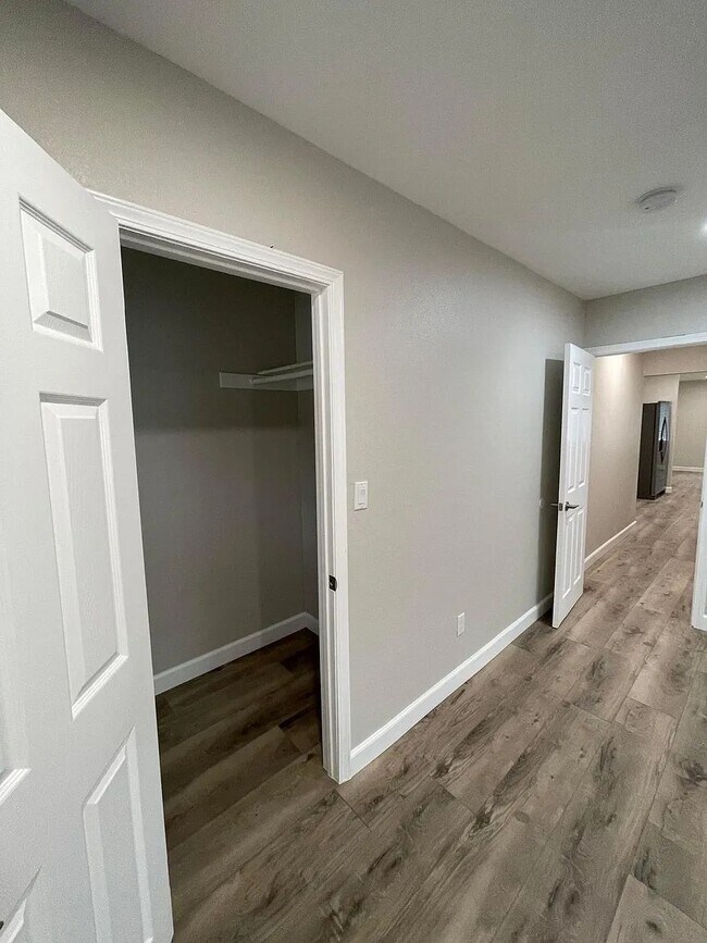 Building Photo - 1010 Cypress Ave