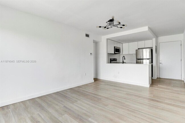 Building Photo - 620 SW 10th St