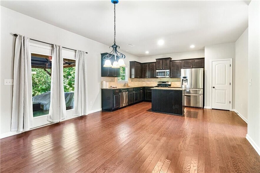 Building Photo - 655 Westmoreland Ln NE