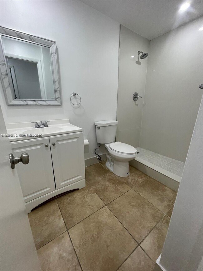 Building Photo - 8607 SW 68th Ct