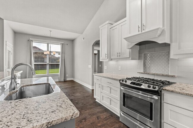 Building Photo - Come home to this stunning 4 bed/2 bath split floorplan home in Centerton!