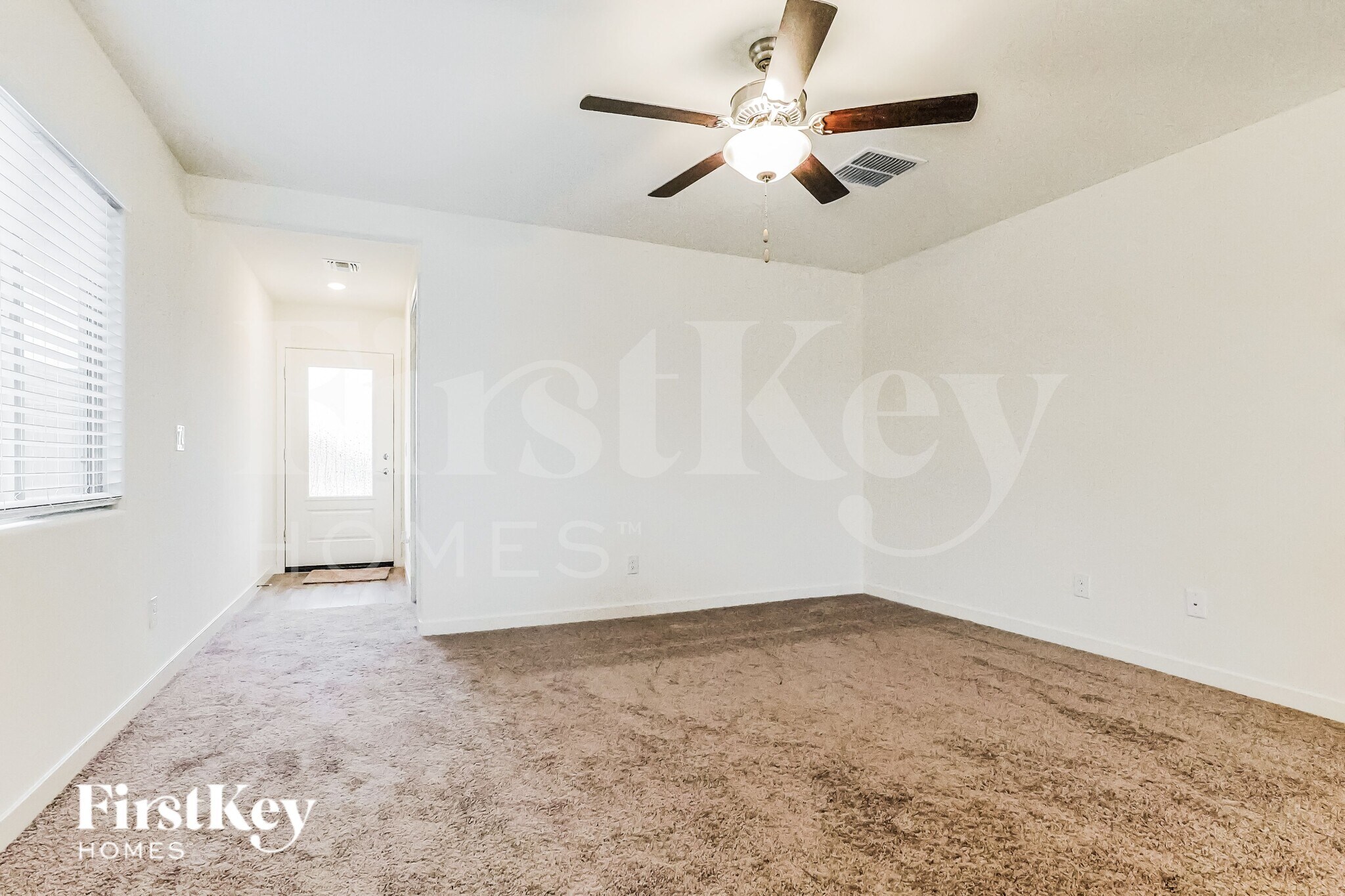 Building Photo - 985 W 20th St