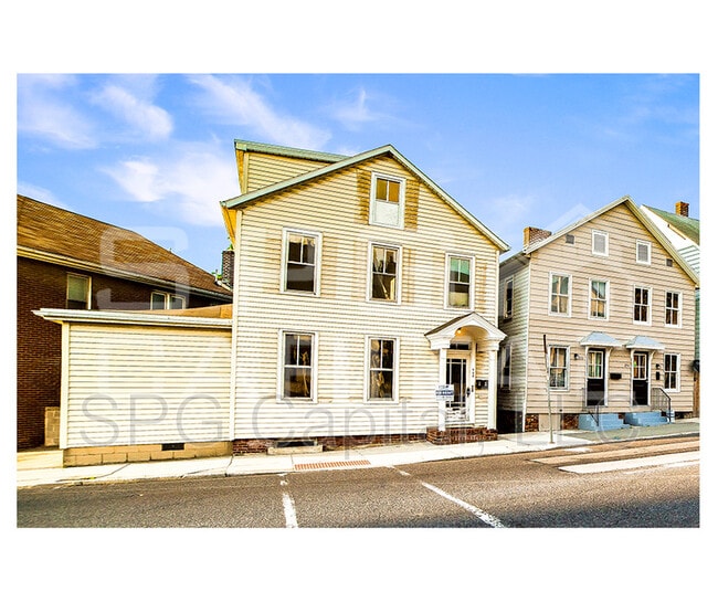 Primary Photo - 255 Chambersburg St