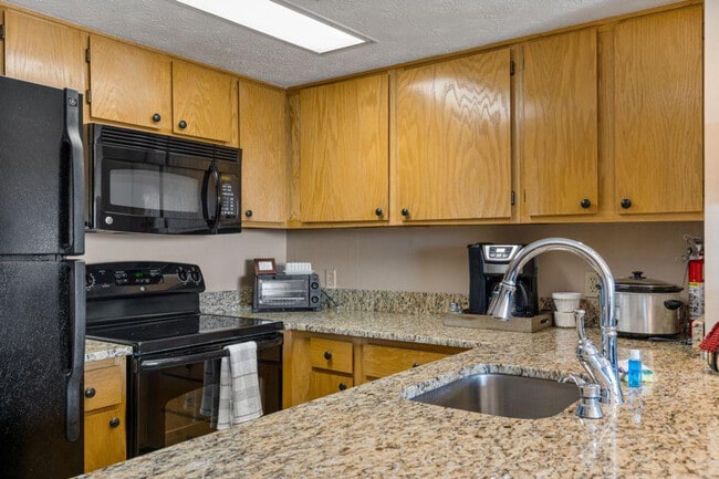 Building Photo - 3710 Weber Rd