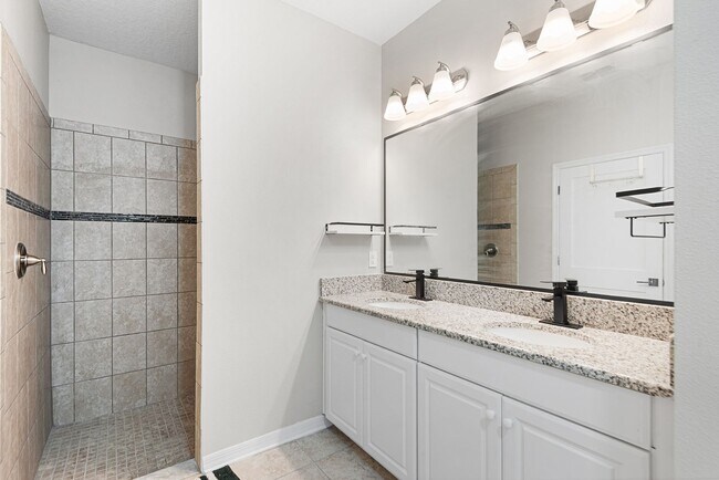 Building Photo - RIVERVIEW HOME FOR RENT!