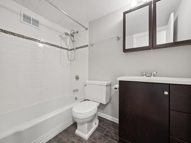 Building Photo - 1440 N Lake Shore Dr