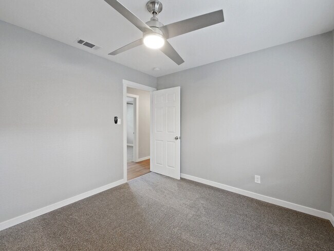 Building Photo - FOR RENT in Sacramento! 2533 Michelle Dr, ...