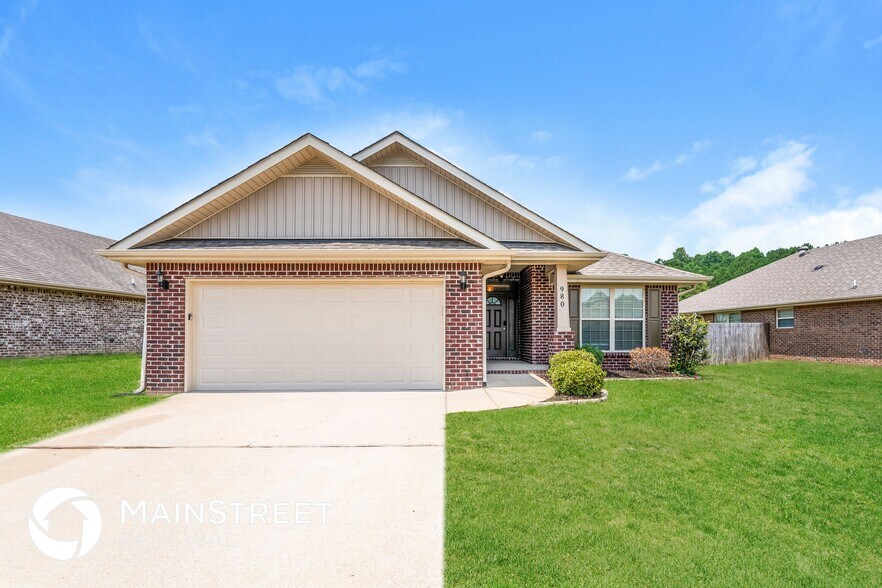 Primary Photo - 980 Clover Ave