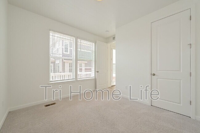 Building Photo - 17676 Olive St