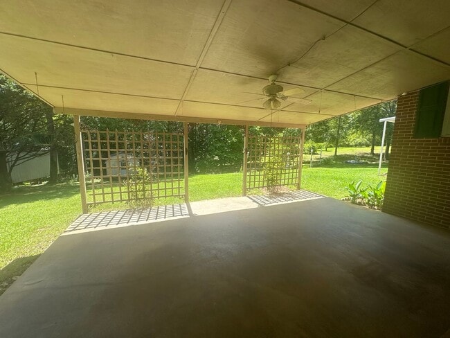 Building Photo - Secluded 3BR/2BA Home in Heflin – Lawncare...