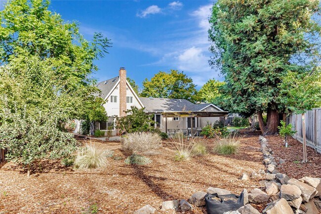 Building Photo - Elegant and Spacious 4Bedroom Sunnyvale Home