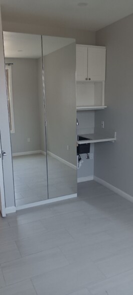 Building Photo - 30 W Beach St