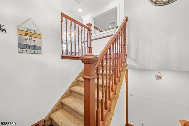 Building Photo - 376 Mt Vernon St