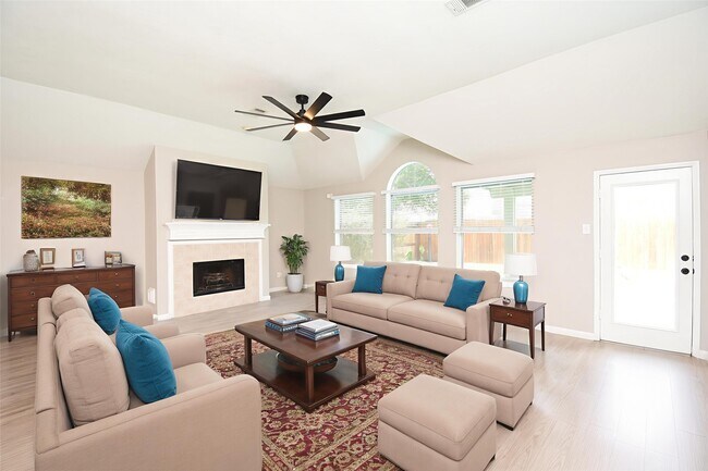 Building Photo - 23122 Beech Canyon Dr