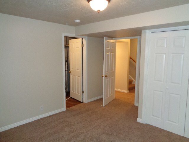 Building Photo - 1881 N 660 W