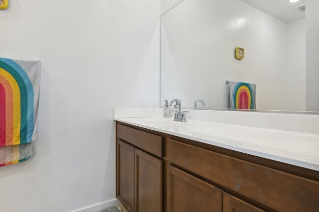 Building Photo - 4 Bedroom Single Family in Chandler