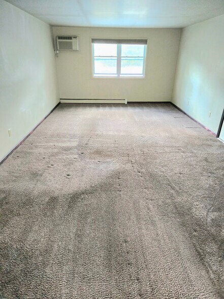 Building Photo - 8260 Southern Blvd