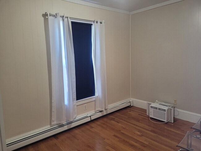 Building Photo - 28 Courtland St