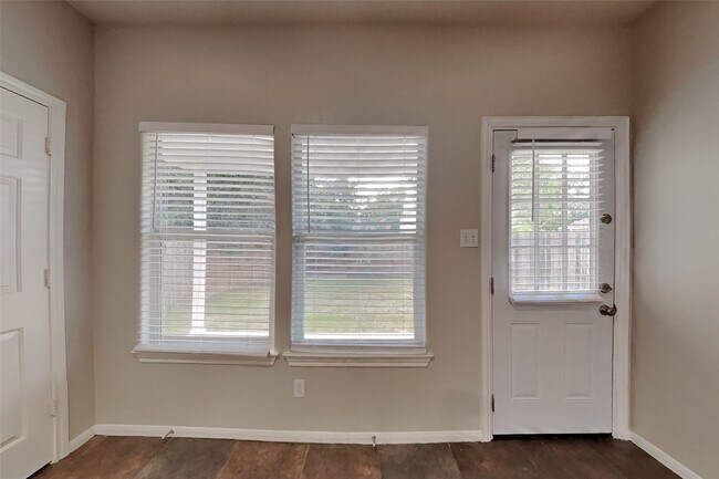 Building Photo - 25819 Oakridge Forest Ln