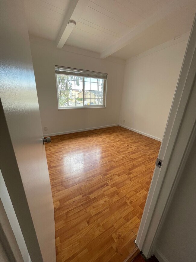 Building Photo - 841 Sharmon Palms Ln