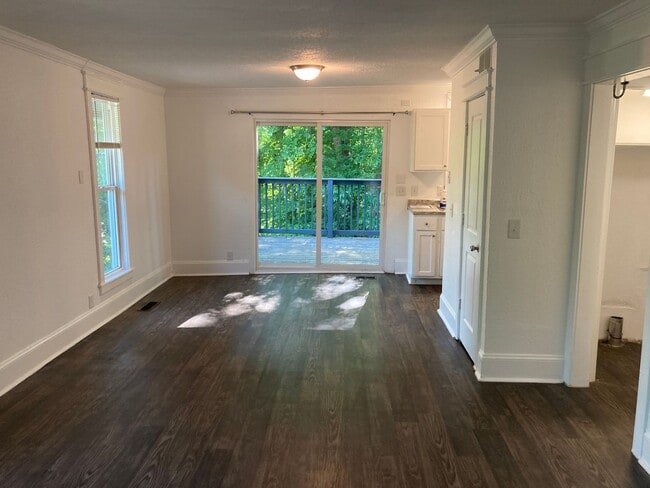 Building Photo - Tusculum Duplex