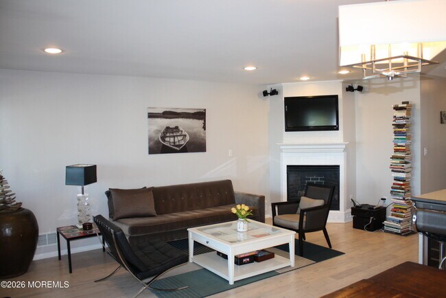 Building Photo - 42 Oceanview Ave
