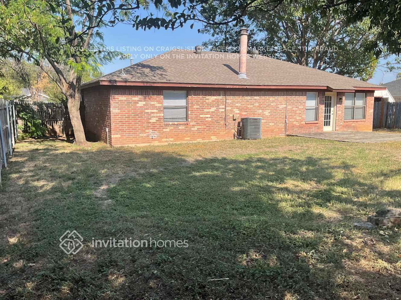 Building Photo - 1229 N Creek Dr