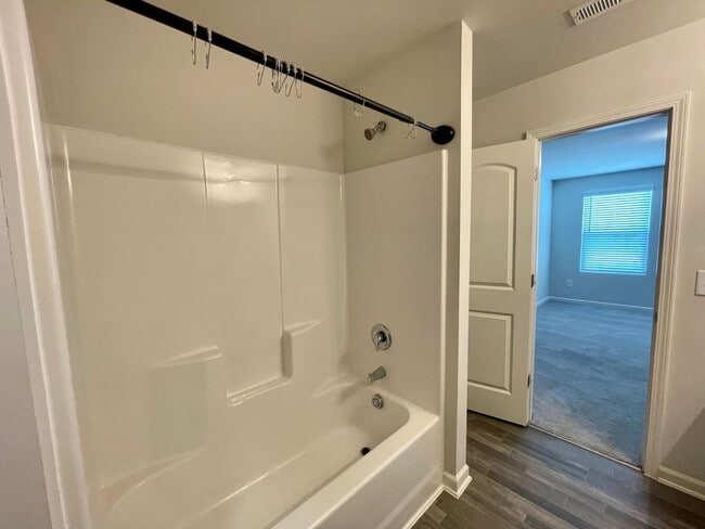 Building Photo - 3818 Miller Dr