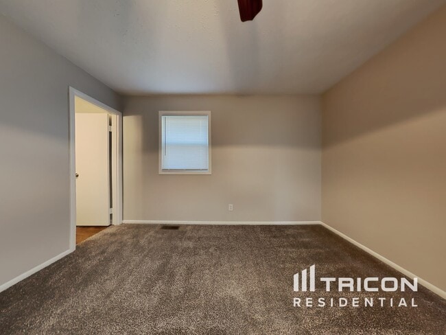 Building Photo - 15 Thornleigh Dr