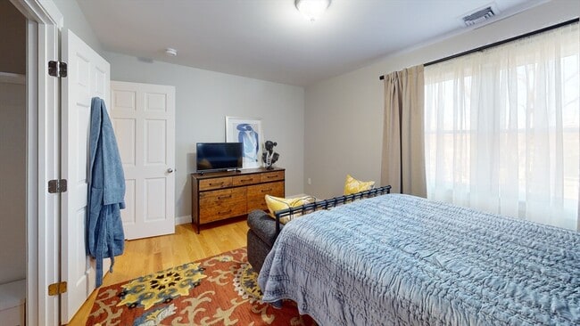 Building Photo - 56 Albemarle Rd