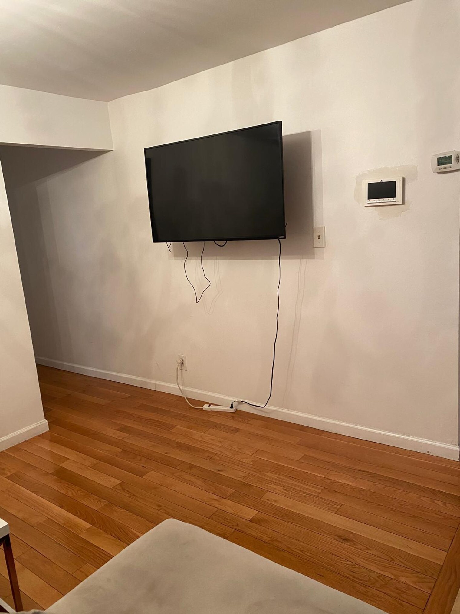 Building Photo - 708 E 44th St