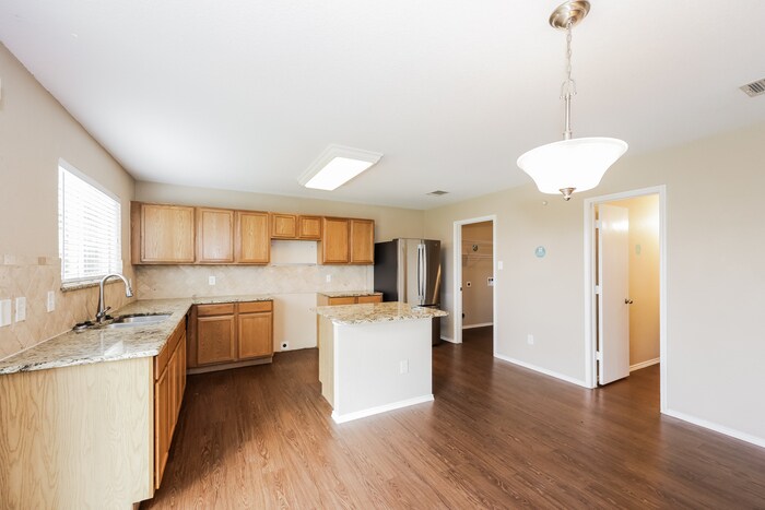 Building Photo - 200 Cheyenne Dr