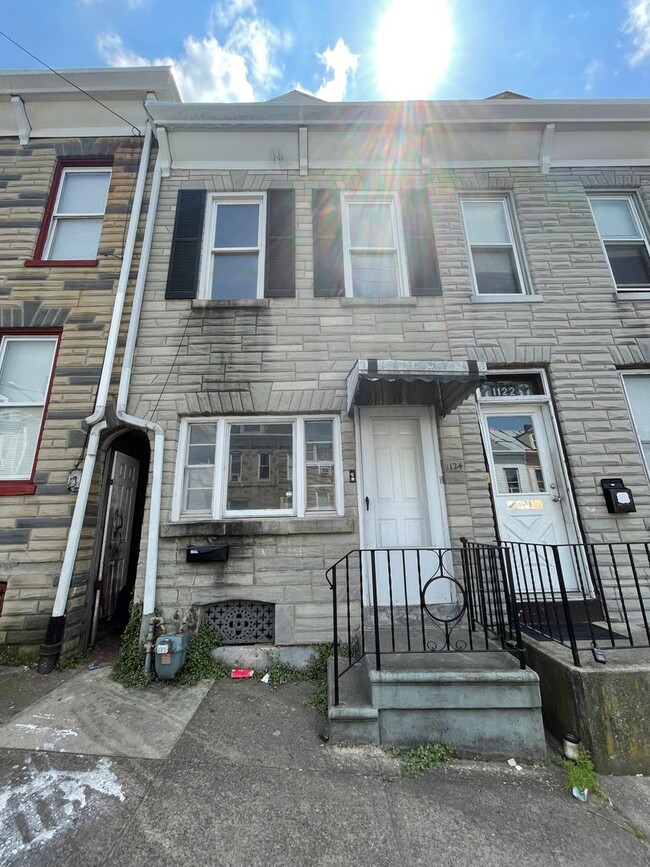 Primary Photo - Newly updated 4 bedroom home