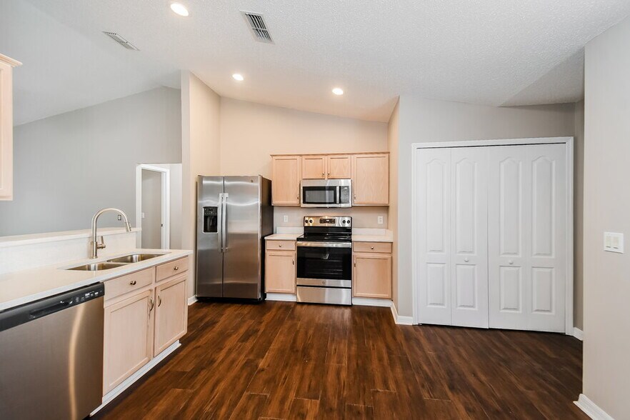 Building Photo - 2953 Golden Pond Blvd