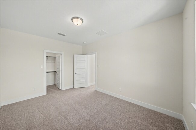 Building Photo - 5623 Logan Ridge Ln