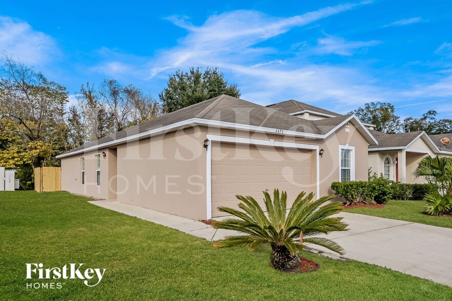 Building Photo - 6671 Gentle Oaks Dr N