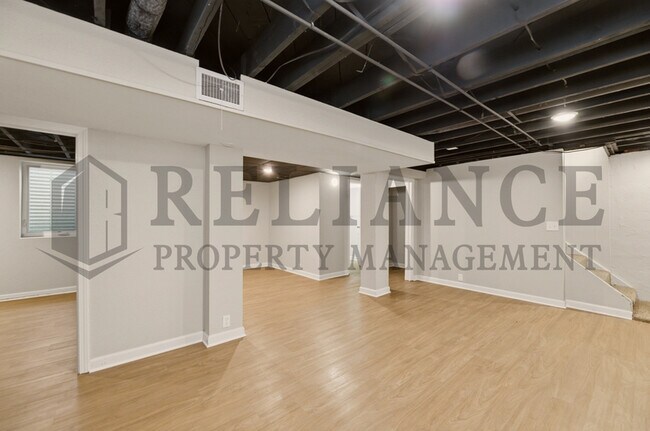 Building Photo - 1415 N Prairie Ln
